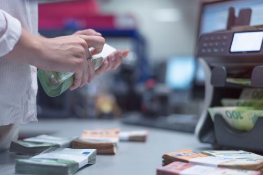 Ψευδο-εργολαβικοί στις ελληνικές τράπεζες